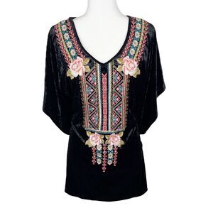Andree by Unit Blouse Women Small Black Velvet Floral Embroidered V-Neck Top
